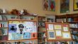W szkolnej bibliotece